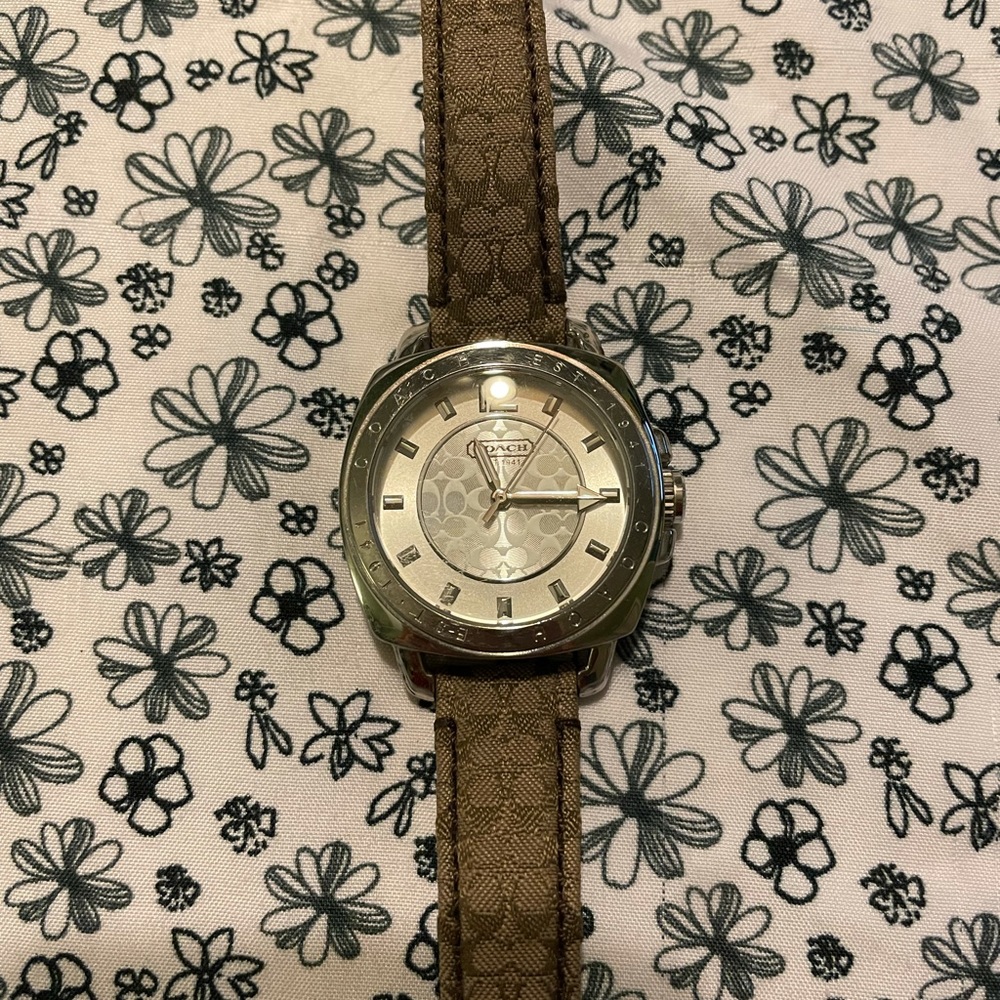 Coach watch needs new battery